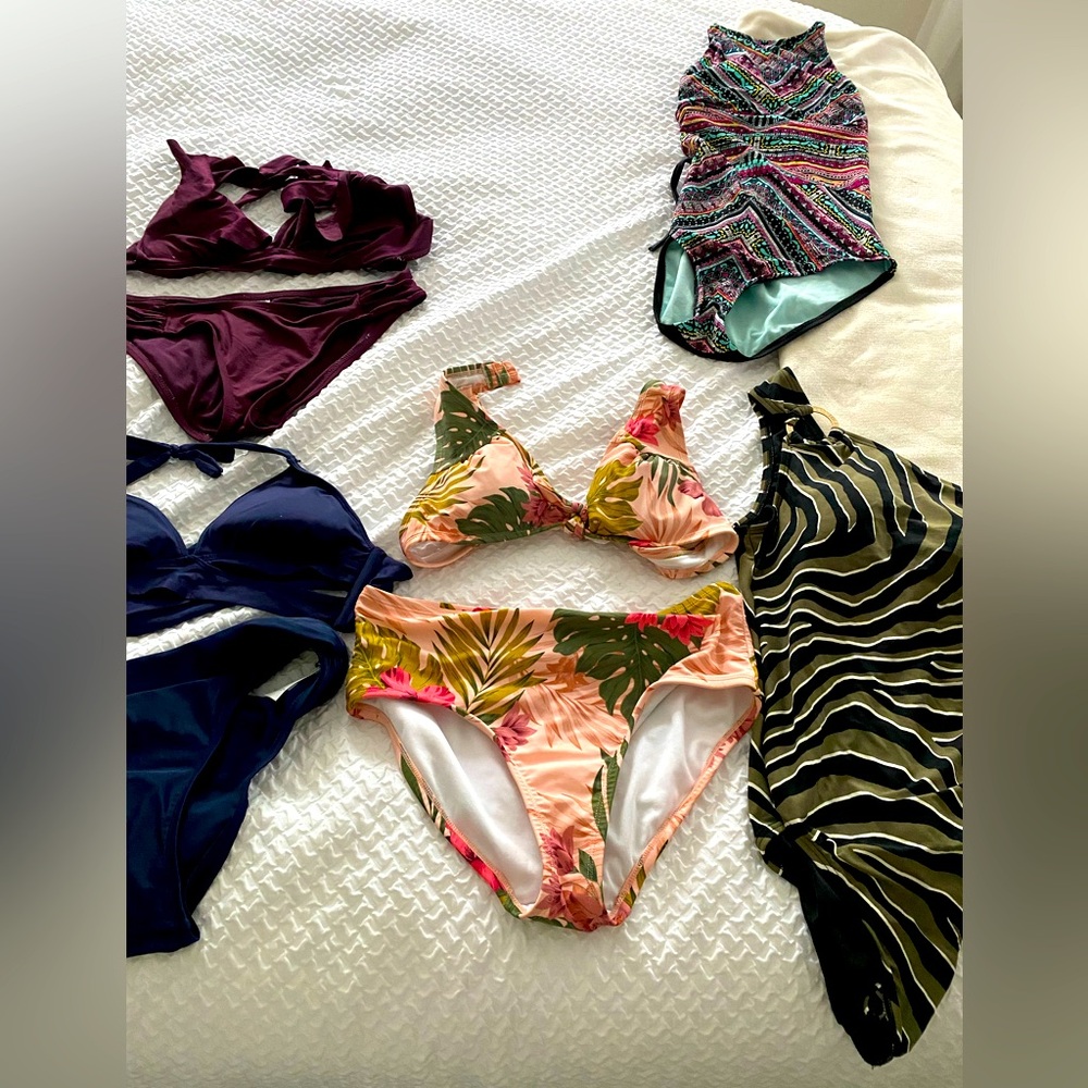 Women’s bathing suit lot